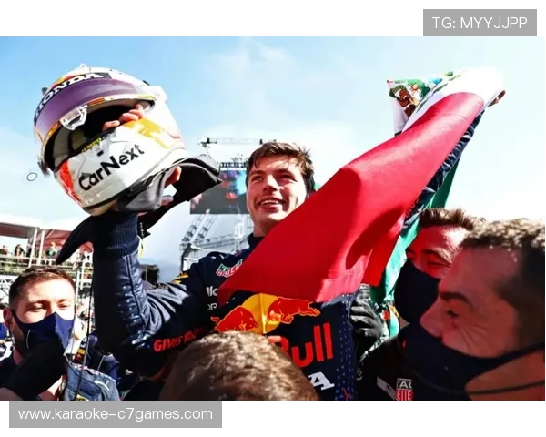 F1赛季最新动态：维斯塔潘连胜纪录刷新 历史车手对决引发热议