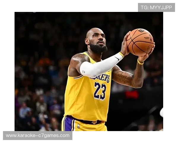 NBA季后赛激战正酣 詹姆斯带领湖人迎战勇士 卫冕之路充满挑战