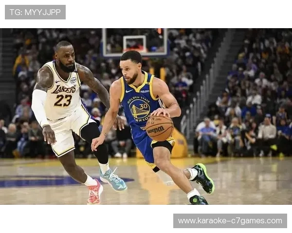 湖人勇士季后赛激战詹姆斯库里对决引爆全美球迷关注热潮持续升温